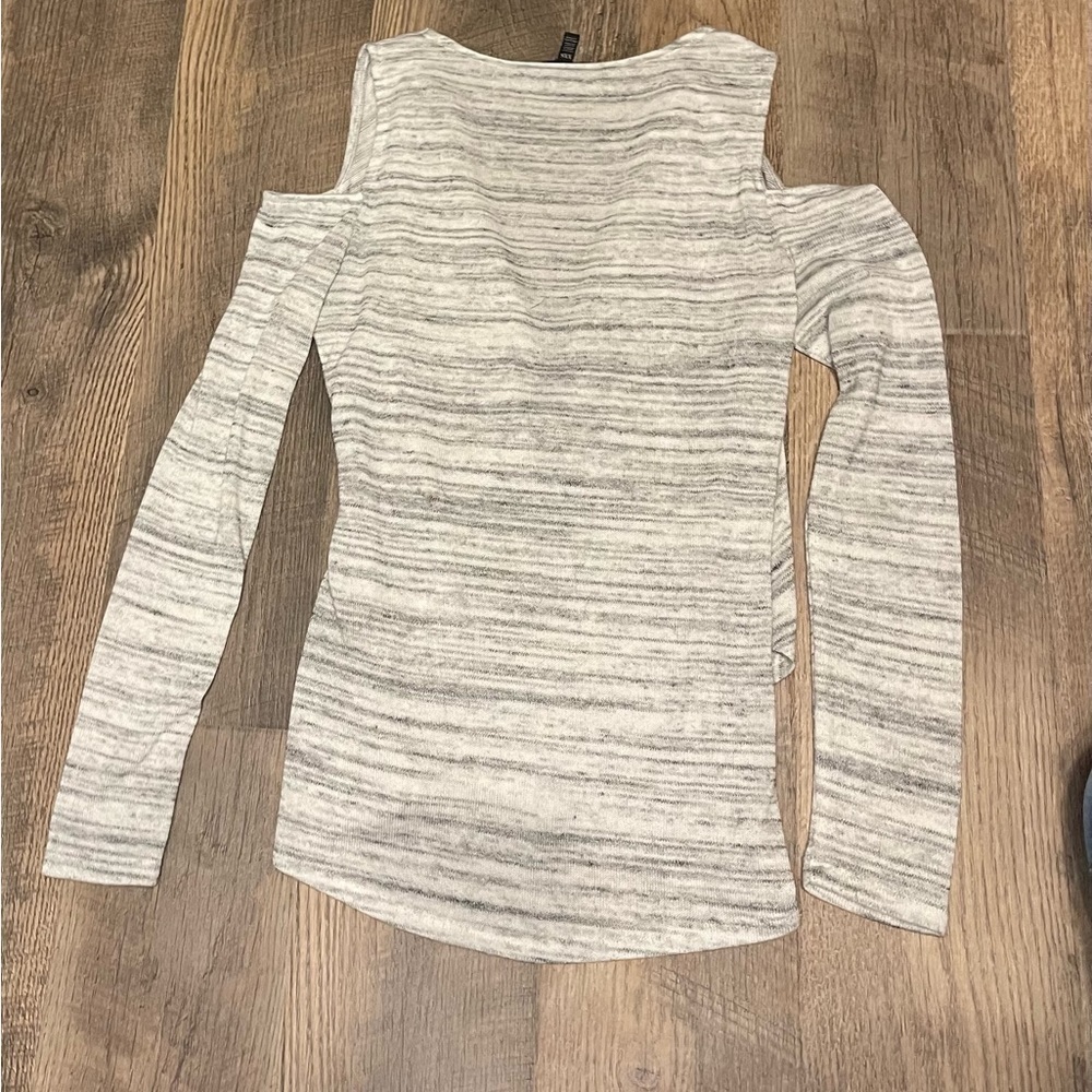 WHBM cold shoulder wrap sweater, size XXS - Picture 7 of 7